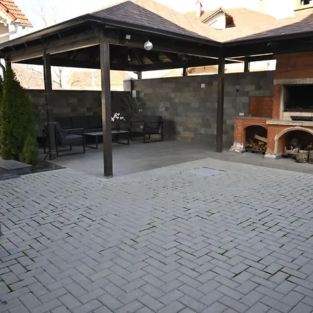Luxury With Modern Interior Perfectly Located